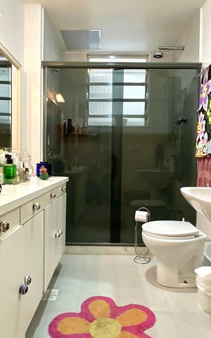 Apartamento à venda com 288m², 4 quartos e 2 vagas Apartamento à venda com 288m², 4 quartos e 2 vagasBanheiro Social