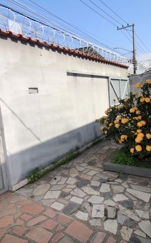 Casa à venda com 155m², 4 quartos e 5 vagasQuintal - Frente
