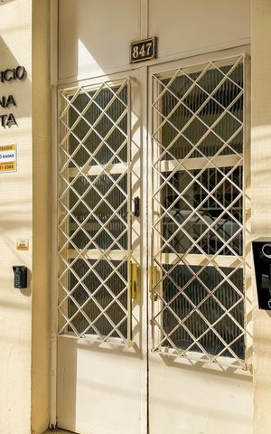 Apartamento à venda com 60m², 1 quarto e sem vaga Apartamento à venda com 60m², 1 quarto e sem vagaFachada