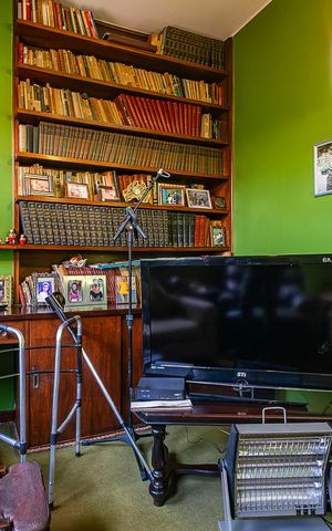 Casa à venda com 210m², 4 quartos e 8 vagas Casa à venda com 210m², 4 quartos e 8 vagasSala de TV