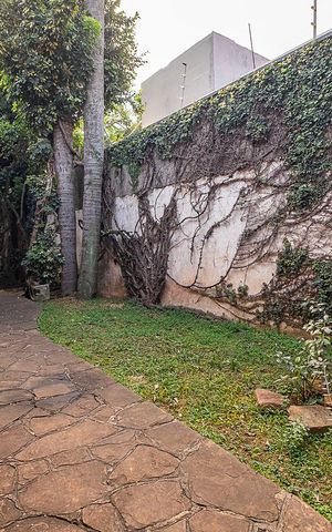 Casa à venda com 210m², 4 quartos e 8 vagas Casa à venda com 210m², 4 quartos e 8 vagasQuintal