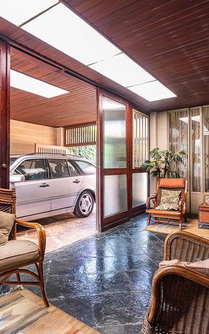 Casa à venda com 210m², 4 quartos e 8 vagas Casa à venda com 210m², 4 quartos e 8 vagasSala