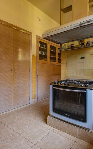 Casa à venda com 210m², 4 quartos e 8 vagas Casa à venda com 210m², 4 quartos e 8 vagasCozinha