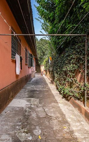 Casa à venda com 210m², 4 quartos e 8 vagas Casa à venda com 210m², 4 quartos e 8 vagasQuintal