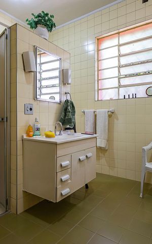 Casa à venda com 210m², 4 quartos e 8 vagas Casa à venda com 210m², 4 quartos e 8 vagasBanheiro Social 2