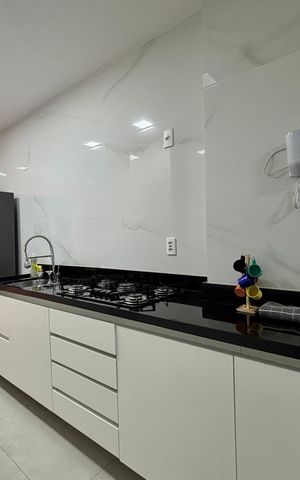 Apartamento à venda com 152m², 4 quartos e sem vaga Apartamento à venda com 152m², 4 quartos e sem vagaCozinha e Área de Serviço