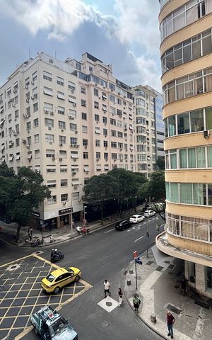 Apartamento à venda com 152m², 4 quartos e sem vaga Apartamento à venda com 152m², 4 quartos e sem vagaSala - vista