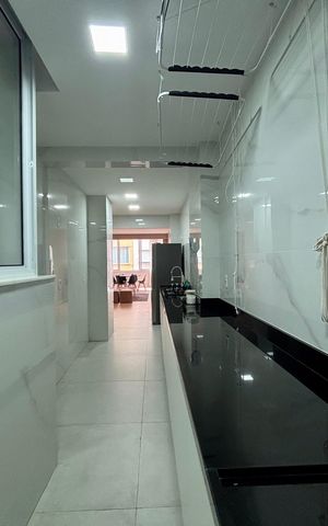 Apartamento à venda com 152m², 4 quartos e sem vaga Apartamento à venda com 152m², 4 quartos e sem vagaCozinha e Área de Serviço