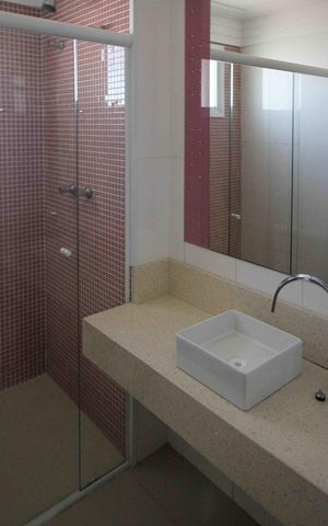 Apartamento à venda com 268m², 3 quartos e 4 vagas Apartamento à venda com 268m², 3 quartos e 4 vagasBanheiro da Suite 2