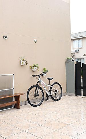 Casa à venda com 110m², 3 quartos e 2 vagasQuintal