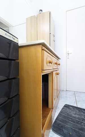 Casa à venda com 110m², 3 quartos e 2 vagasBanheiro - suíte Armário
