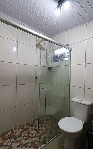 Casa à venda com 110m², 3 quartos e 2 vagasBanheiro Social - Box