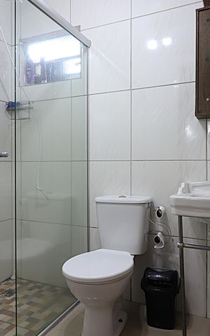 Casa à venda com 110m², 3 quartos e 2 vagasBanheiro Social