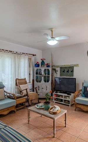 Casa de condomínio à venda com 131m², 4 quartos e 2 vagas Casa de condomínio à venda com 131m², 4 quartos e 2 vagasSala