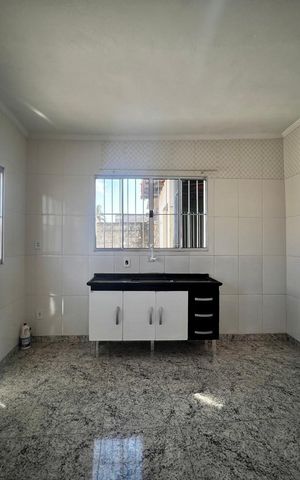 Casa à venda com 100m², 3 quartos e 14 vagas Casa à venda com 100m², 3 quartos e 14 vagasCozinha da Edicula