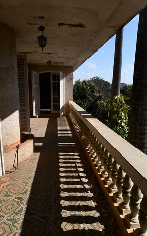 Casa à venda com 1570m², 7 quartos e 6 vagasSacada Suíte 5