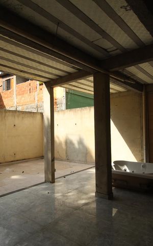 Casa de condomínio à venda com 232m², 4 quartos e 2 vagasFundos