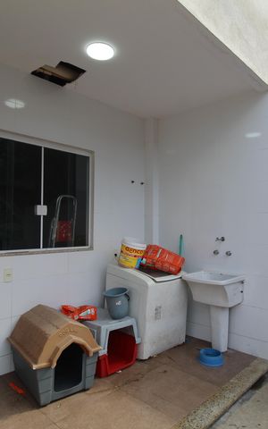 Casa de condomínio à venda com 232m², 4 quartos e 2 vagasÁrea de serviço