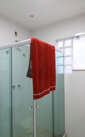 Casa de condomínio à venda com 232m², 4 quartos e 2 vagasBanheiro social 2