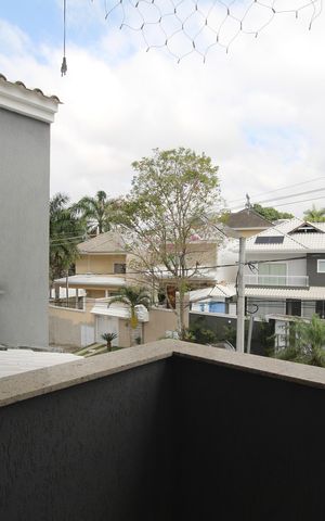 Casa de condomínio à venda com 232m², 4 quartos e 2 vagasSuíte - Varanda