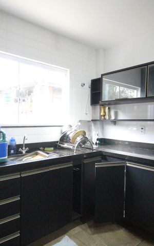 Casa de condomínio à venda com 232m², 4 quartos e 2 vagasCozinha
