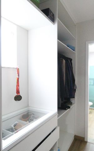 Casa de condomínio à venda com 232m², 4 quartos e 2 vagasCloset da suíte