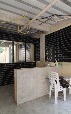 Casa de condomínio à venda com 232m², 4 quartos e 2 vagasFundos