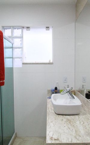 Casa de condomínio à venda com 232m², 4 quartos e 2 vagasBanheiro social 2
