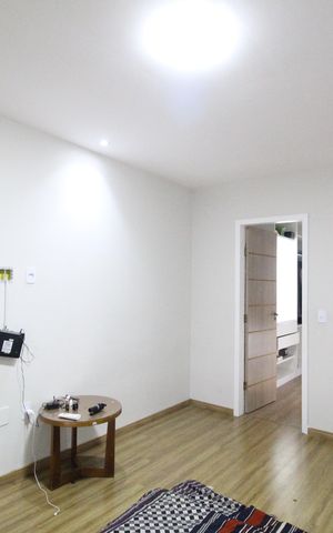 Casa de condomínio à venda com 232m², 4 quartos e 2 vagasSuíte