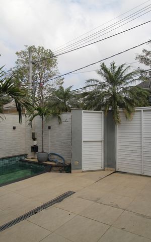 Casa de condomínio à venda com 232m², 4 quartos e 2 vagasGaragem