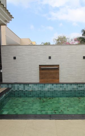 Casa de condomínio à venda com 232m², 4 quartos e 2 vagasPiscina