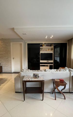 Apartamento à venda com 145m², 4 quartos e 3 vagas Apartamento à venda com 145m², 4 quartos e 3 vagasSala