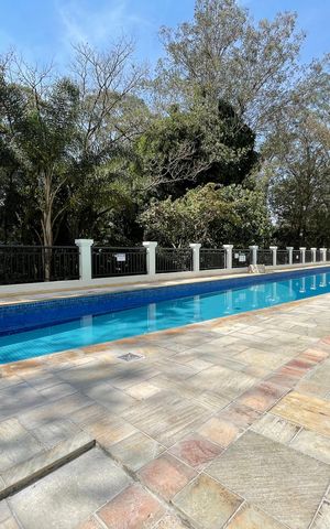 Apartamento à venda com 145m², 4 quartos e 3 vagas Apartamento à venda com 145m², 4 quartos e 3 vagasÁrea comum - Piscina