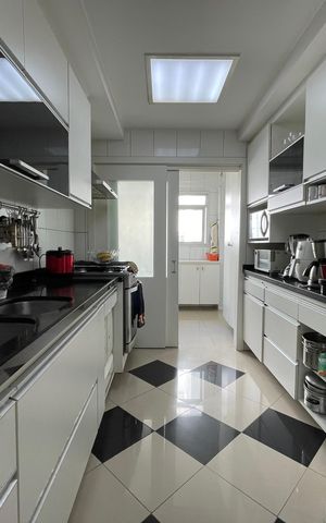 Apartamento à venda com 145m², 4 quartos e 3 vagas Apartamento à venda com 145m², 4 quartos e 3 vagasCozinha