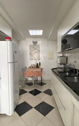 Apartamento à venda com 145m², 4 quartos e 3 vagas Apartamento à venda com 145m², 4 quartos e 3 vagasCozinha
