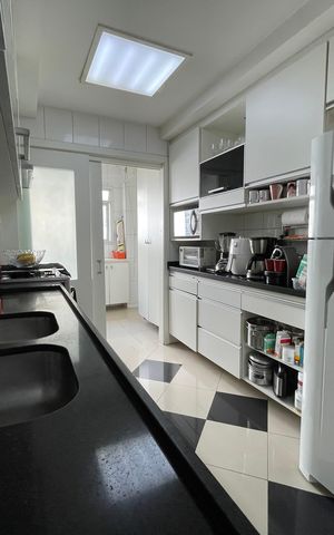Apartamento à venda com 145m², 4 quartos e 3 vagas Apartamento à venda com 145m², 4 quartos e 3 vagasCozinha
