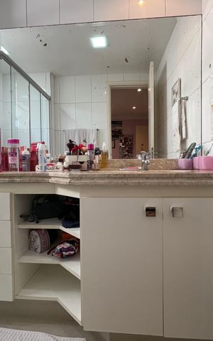 Apartamento à venda com 145m², 4 quartos e 3 vagas Apartamento à venda com 145m², 4 quartos e 3 vagasBanheiro da Suíte 1
