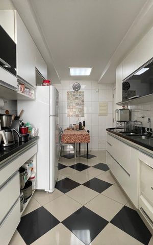 Apartamento à venda com 145m², 4 quartos e 3 vagas Apartamento à venda com 145m², 4 quartos e 3 vagasCozinha