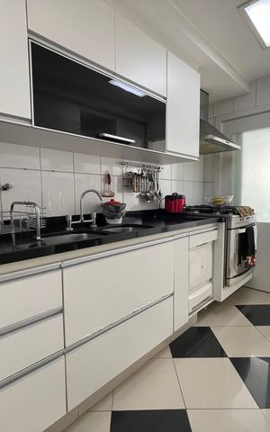 Apartamento à venda com 145m², 4 quartos e 3 vagas Apartamento à venda com 145m², 4 quartos e 3 vagasCozinha