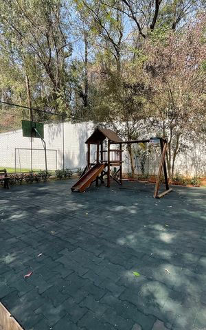 Apartamento à venda com 145m², 4 quartos e 3 vagas Apartamento à venda com 145m², 4 quartos e 3 vagasÁrea comum - Playground