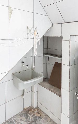 Casa à venda com 56m², 4 quartos e sem vagaÁrea de Serviço
