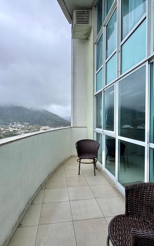 Apartamento à venda com 100m², 3 quartos e 1 vaga Apartamento à venda com 100m², 3 quartos e 1 vagaVaranda