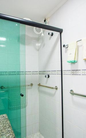 Apartamento à venda com 84m², 2 quartos e 2 vagasBanheiro social