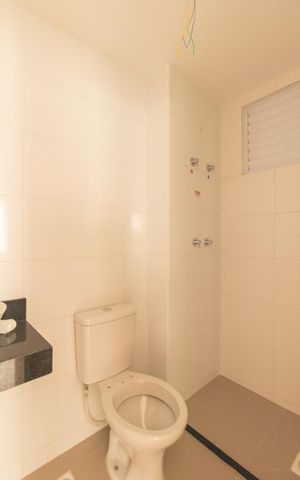 Apartamento à venda com 44m², 2 quartos e 1 vaga Apartamento à venda com 44m², 2 quartos e 1 vagaBanheiro Social