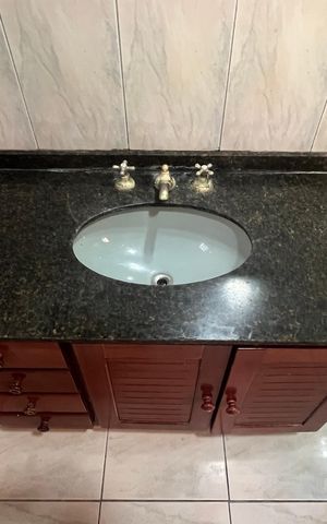 Casa à venda com 315m², 5 quartos e 4 vagas Casa à venda com 315m², 5 quartos e 4 vagasBanheiro 2