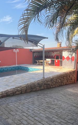 Casa à venda com 315m², 5 quartos e 4 vagas Casa à venda com 315m², 5 quartos e 4 vagasÁrea comum
