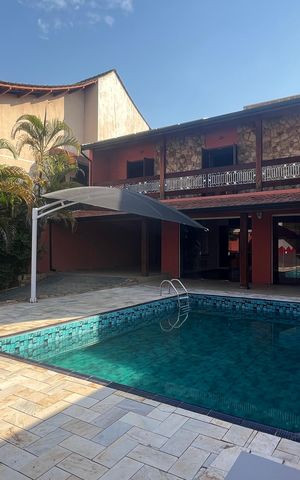 Casa à venda com 315m², 5 quartos e 4 vagas Casa à venda com 315m², 5 quartos e 4 vagasÁrea comum