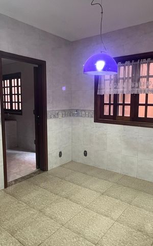 Casa à venda com 315m², 5 quartos e 4 vagas Casa à venda com 315m², 5 quartos e 4 vagasCozinha