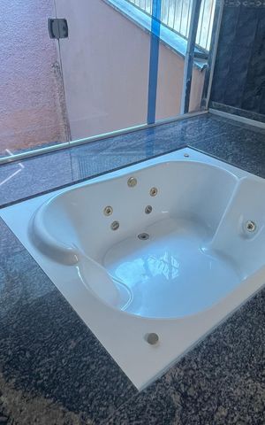 Casa à venda com 315m², 5 quartos e 4 vagas Casa à venda com 315m², 5 quartos e 4 vagasBanheiro Suíte 1