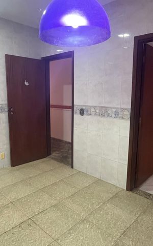 Casa à venda com 315m², 5 quartos e 4 vagas Casa à venda com 315m², 5 quartos e 4 vagasCozinha